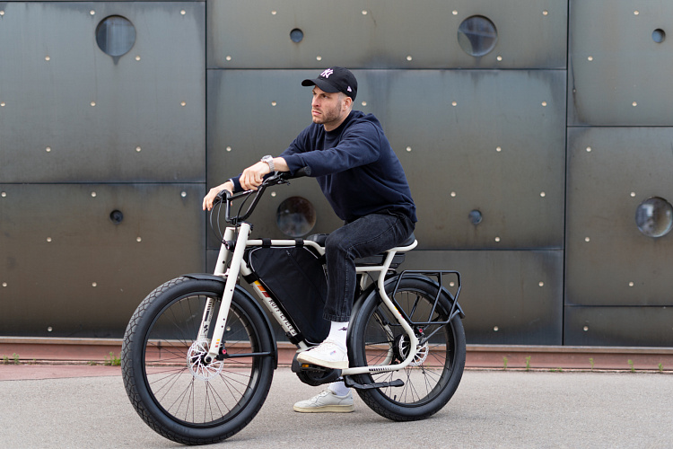Электровелосипед Ruff Cycles Biggie Bosch Performance Line CX Future Sand